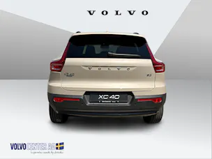 Volvo XC40 2.0 B3 MH Plus Dark