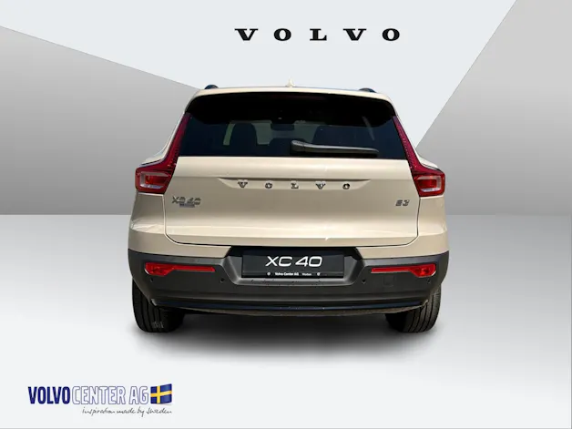 VOLVO XC40 2.0 B3 MH Plus Dark