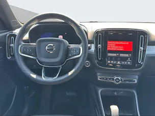 Volvo XC40 2.0 B3 MH Plus Dark