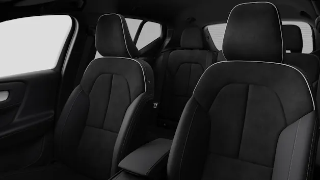 Volvo XC40 2.0 B3 MH Plus Dark