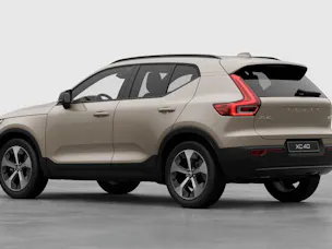 Volvo XC40 2.0 B3 MH Plus Dark