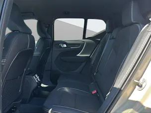 Volvo XC40 2.0 B3 MH Plus Dark
