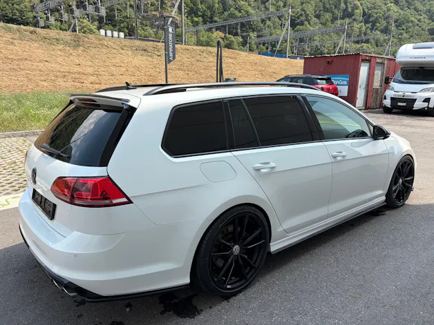 VW Golf VII Variant 2.0 TSI R DSG 4motion