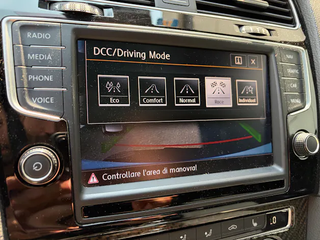VW Golf VII Variant 2.0 TSI R DSG 4motion