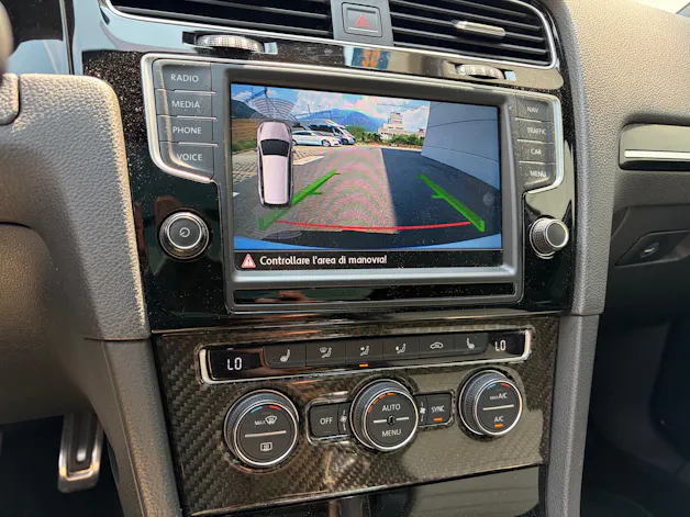 VW Golf VII Variant 2.0 TSI R DSG 4motion