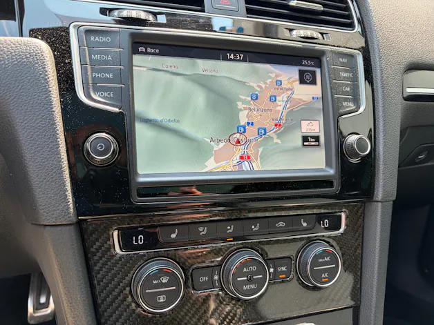 VW Golf VII Variant 2.0 TSI R DSG 4motion