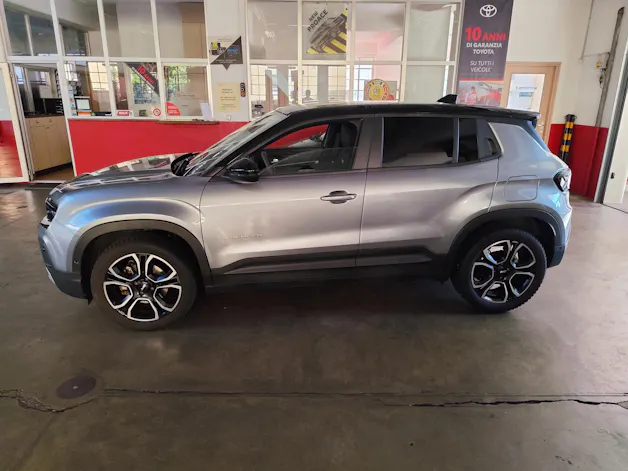 Jeep Avenger 1.2 MHEV Summit