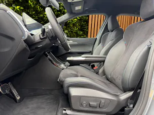 BMW 🆕 230e xDrive Active Tourer M Sport (CH) ⛽ + 🔌