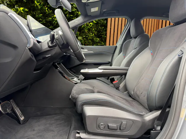 BMW 🆕 230e xDrive Active Tourer M Sport (CH) ⛽ + 🔌