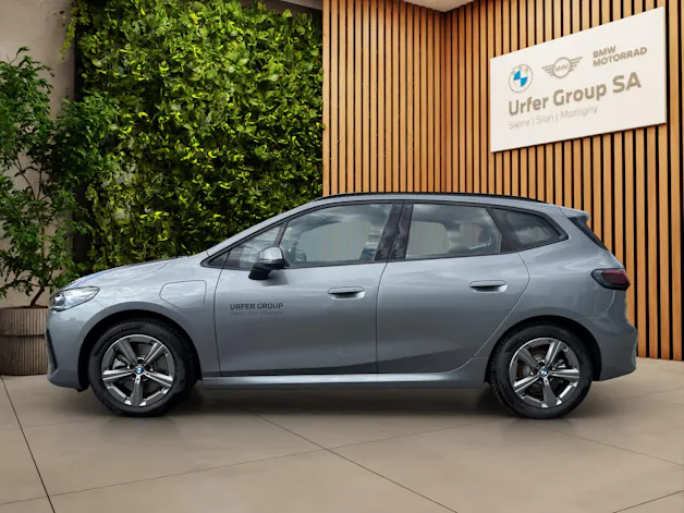 BMW 🆕 230e xDrive Active Tourer M Sport (CH) ⛽ + 🔌