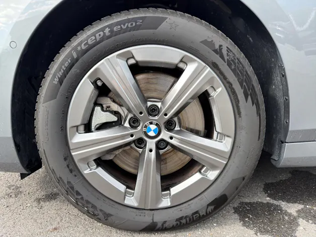 BMW 🆕 230e xDrive Active Tourer M Sport (CH) ⛽ + 🔌