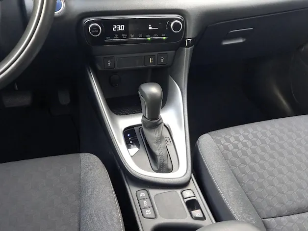 Toyota Yaris 1.5 VVT-i HSD Trend