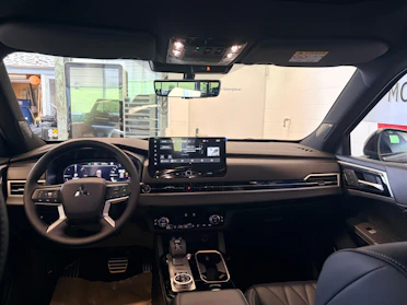 MITSUBISHI OUTLANDER 13