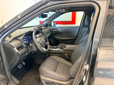 MITSUBISHI OUTLANDER 4