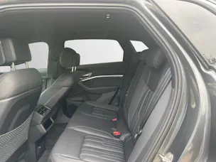 Audi e-tron 55 S Line Black Edition quattro