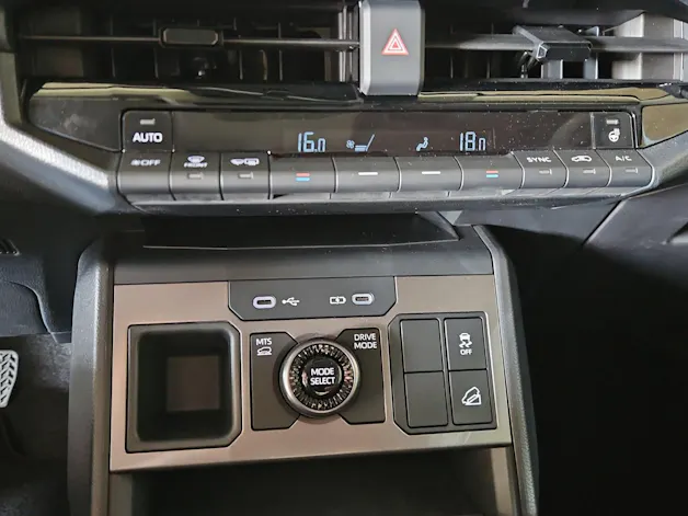 Toyota Hilux Double Cab.-Pick-up 59KWh Comfort