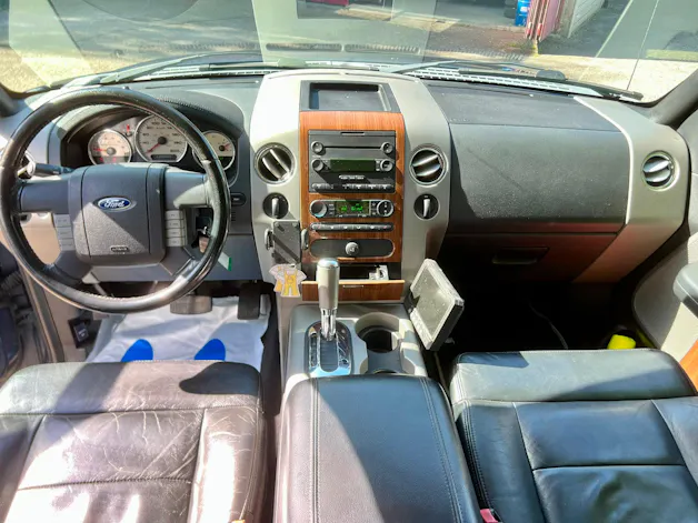 Ford F-150 Lariat 5.4 V8 ✅