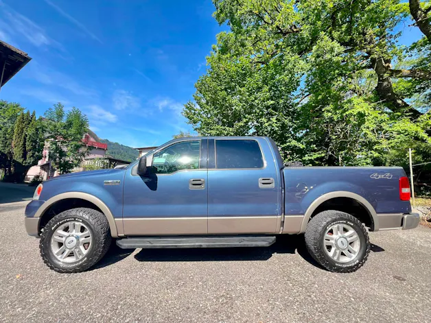 Ford F-150 Lariat 5.4 V8 ✅