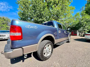 Ford F-150 Lariat 5.4 V8 ✅