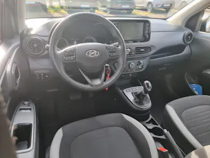 Hyundai i10 1.2 Launch Automat