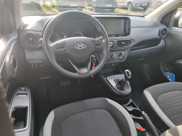 Hyundai i10 1.2 Launch Automat
