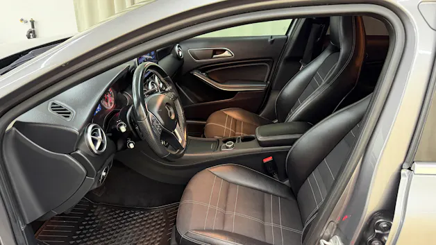 Mercedes-Benz A 200 Urban 7G-DCT