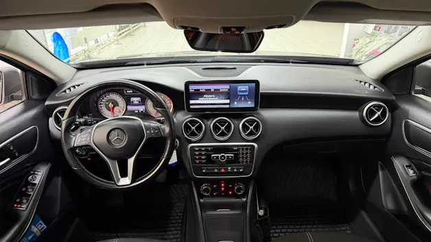 Mercedes-Benz A 200 Urban 7G-DCT