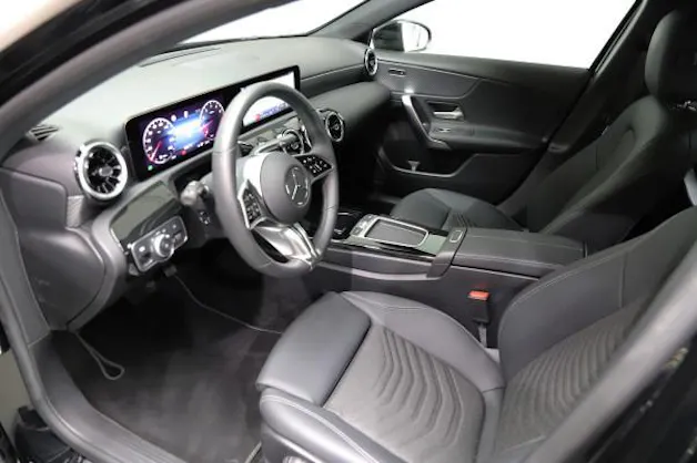 MERCEDES-BENZ A 200 7G-DCT