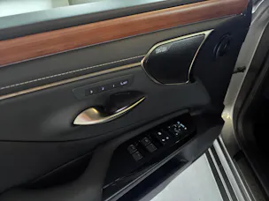 Lexus ES 300h Excellence