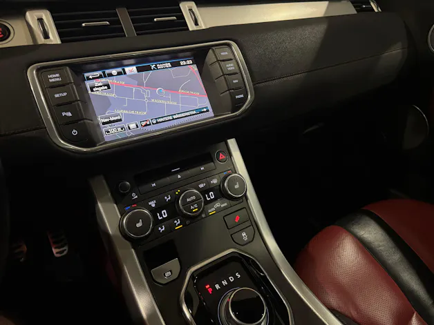 Land Rover Range Rover Evoque 2.0 Si4 Dynamic AT6 | AHK 1800Kg |
