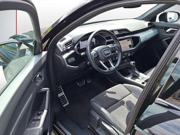 AUDI Q3 35 TFSI S line S-tronic