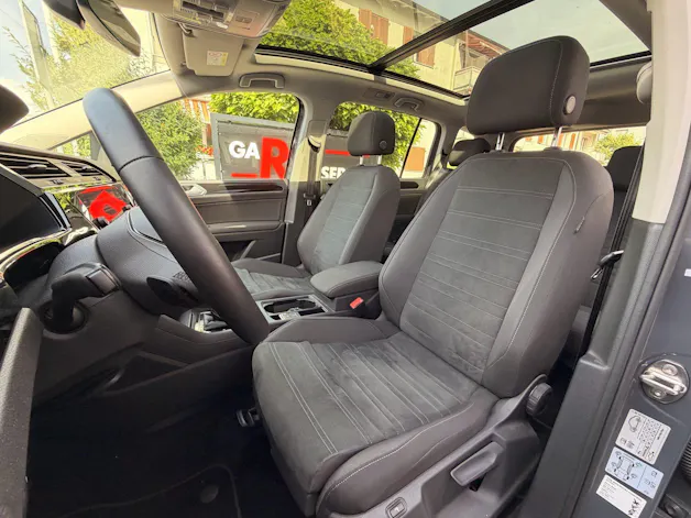 VW Touran 1.5 TSI Highline R-LINE *** TOPAUSGESTATTETER FAMILIENWAGEN ***