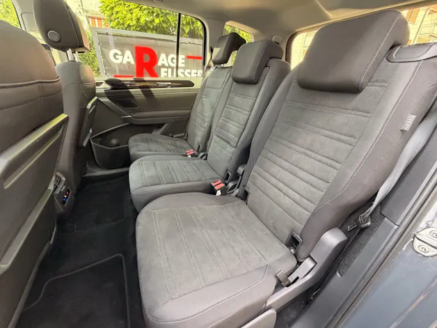 VW Touran 1.5 TSI Highline R-LINE *** TOPAUSGESTATTETER FAMILIENWAGEN ***