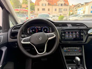 VW Touran 1.5 TSI Highline R-LINE *** TOPAUSGESTATTETER FAMILIENWAGEN ***