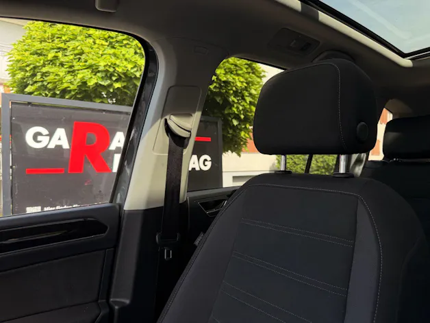 VW Touran 1.5 TSI Highline R-LINE *** TOPAUSGESTATTETER FAMILIENWAGEN ***