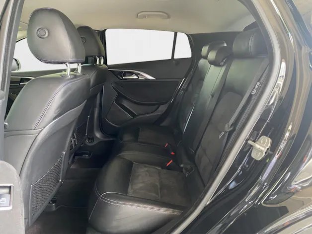 Infiniti Q30 2.2d Luxe AWD DCT