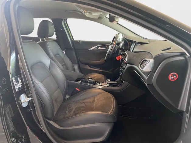 Infiniti Q30 2.2d Luxe AWD DCT