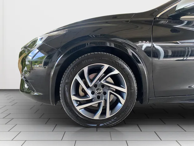 Infiniti Q30 2.2d Luxe AWD DCT