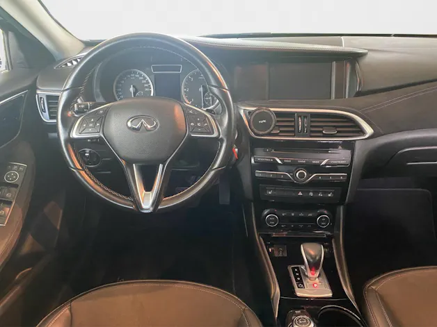 Infiniti Q30 2.2d Luxe AWD DCT