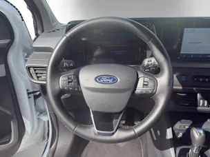 Ford Tourneo Courier 1.0 EcoBoost Titanium Automat