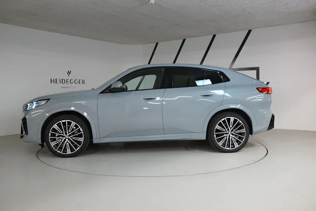 BMW iX2 xDrive 30 M Sport