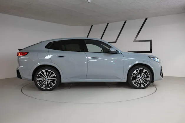BMW iX2 xDrive 30 M Sport