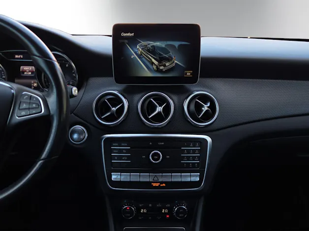 Mercedes-Benz GLA 220 4Matic 7G-DCT