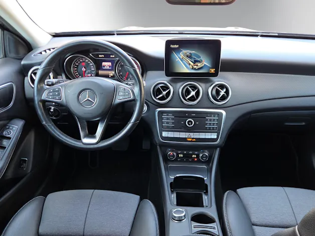 Mercedes-Benz GLA 220 4Matic 7G-DCT