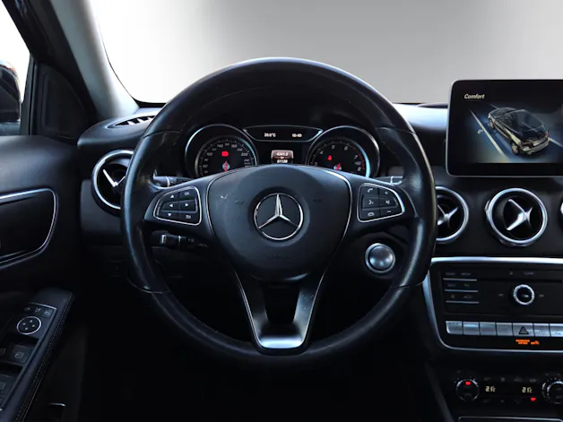Mercedes-Benz GLA 220 4Matic 7G-DCT