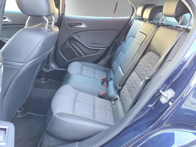 Mercedes-Benz GLA 220 4Matic 7G-DCT