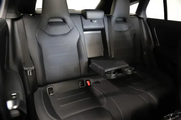 MERCEDES-BENZ CLA SB 250 AMG Line 4M 7G