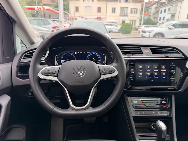 VW Touran 1.5 TSI Highline R-LINE *** TOPAUSGESTATTETER FAMILIENWAGEN ***