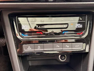 VW Touran 1.5 TSI Highline R-LINE *** TOPAUSGESTATTETER FAMILIENWAGEN ***