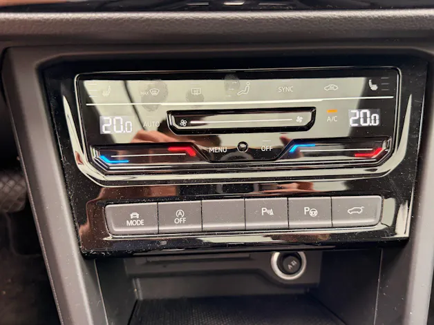 VW Touran 1.5 TSI Highline R-LINE *** TOPAUSGESTATTETER FAMILIENWAGEN ***